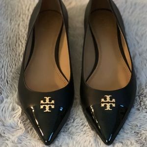 Tory Burch Everly Pointed Toe Flat Size 7.5 (true fit Size 7)